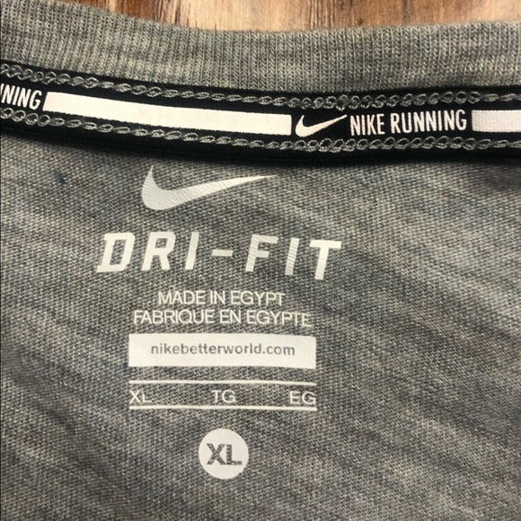Nike Women’s Running T-Shirt, Size XL - Picture 2 of 4
